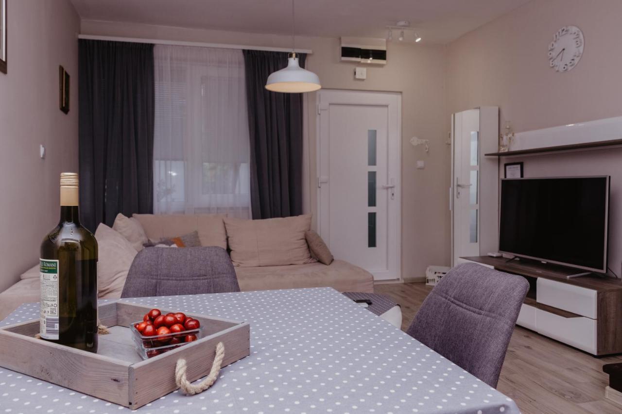 Apartment Tea Split Bagian luar foto